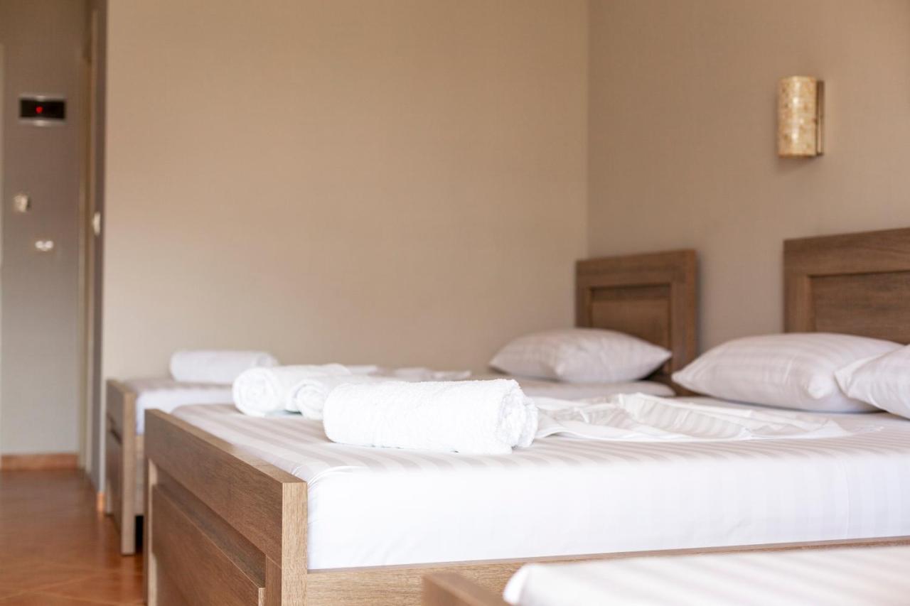 Toni Retzo Rooms ฮีมาเรอ ภายนอก รูปภาพ